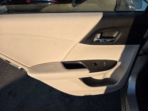 Used 2014 Honda Accord Plug-In Sedan image 10