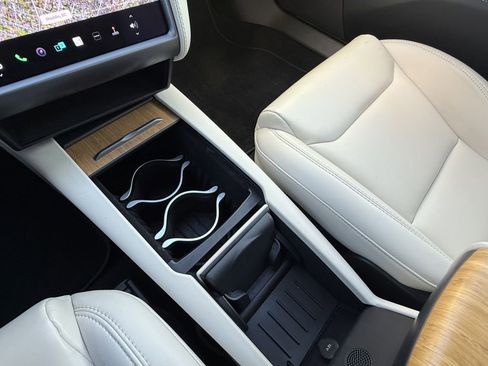 Used 2020 Tesla Model S Long Range Plus image 42