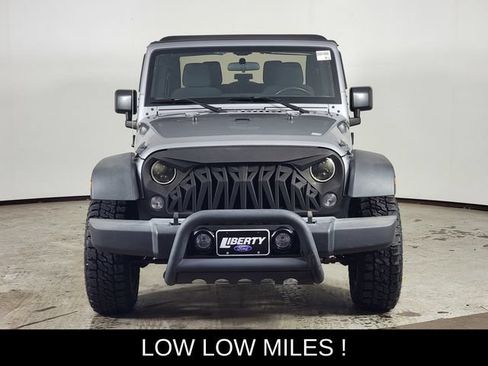 Used 2016 Jeep Wrangler Sport AWD/4WD image 9