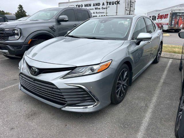 Used 2023 Toyota Camry XLE w/ Navigation Package FWD image 1