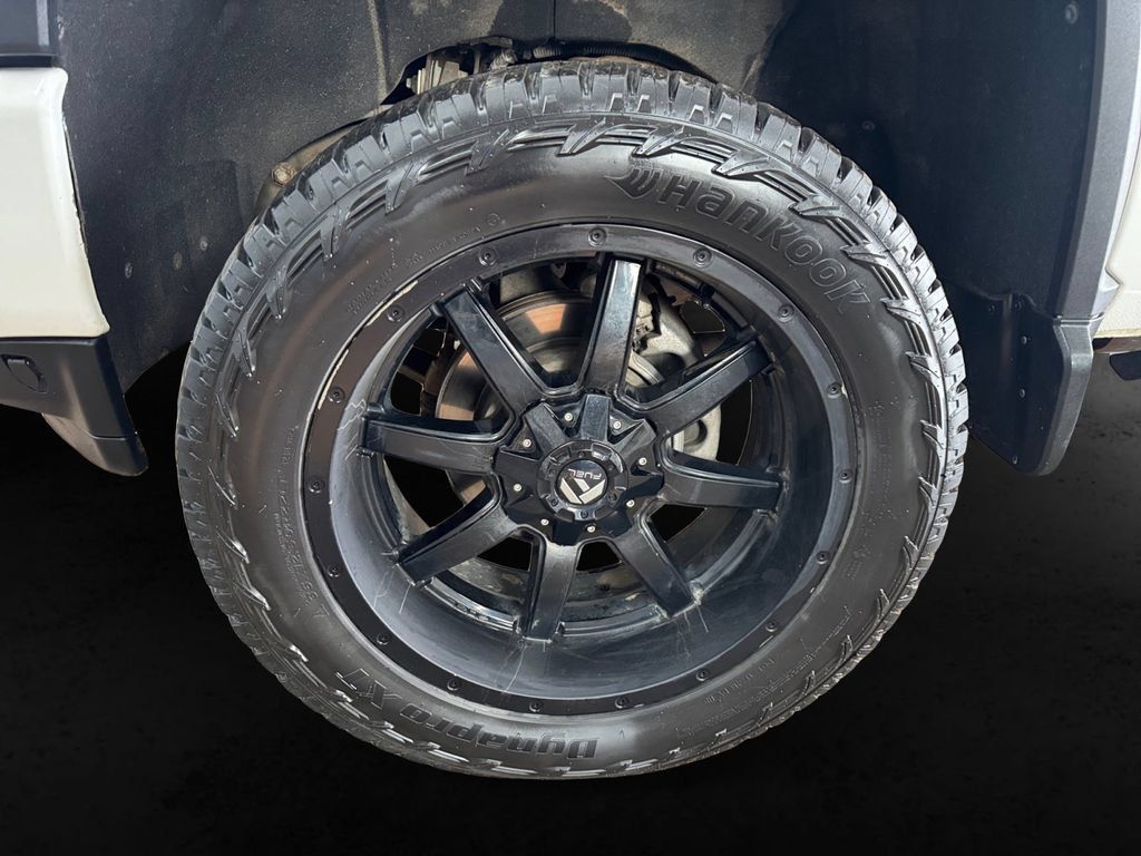 Used 2020 Chevrolet Silverado 2500 High Country w/ Technology Package AWD/4WD image 9