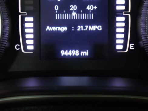 Used 2019 Jeep Cherokee Latitude Plus w/ Comfort/Convenience Group image 20