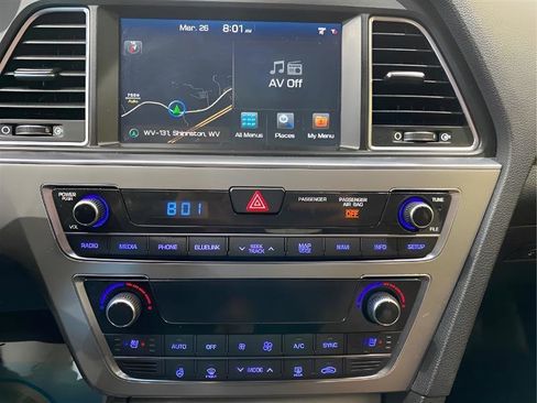 Used 2015 Hyundai Sonata Limited w/ Option Group 06 FWD image 11