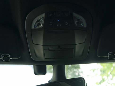 Used 2021 Chrysler Pacifica Touring-L w/ Uconnect Theater Family Group FWD image 34