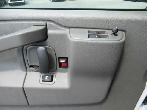 New 2026 GMC Savana 2500 w/ Enhanced Convenience Package RWD image 19