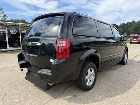 Used 2008 Dodge Grand Caravan SXT FWD image 5