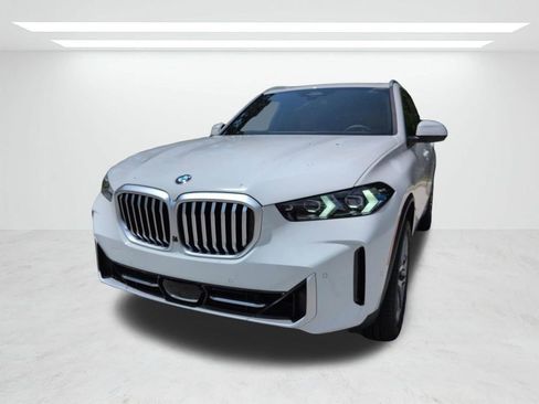 New 2026 BMW X5 sDrive40i w/ Parking Assistance Package RWD image 8