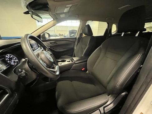 Used 2024 Nissan Rogue S AWD/4WD image 21