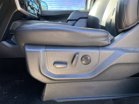 Used 2022 Ford Expedition Max XLT image 22