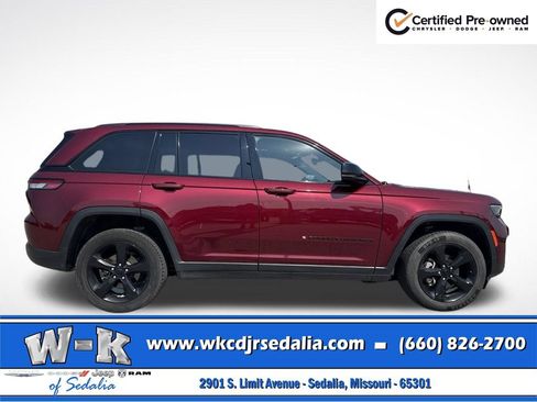 Certified 2023 Jeep Grand Cherokee Altitude AWD/4WD image 7