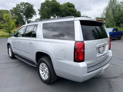 Used 2019 Chevrolet Suburban LT AWD/4WD image 8
