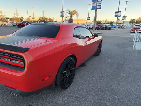 Used 2016 Dodge Challenger R/T image 3