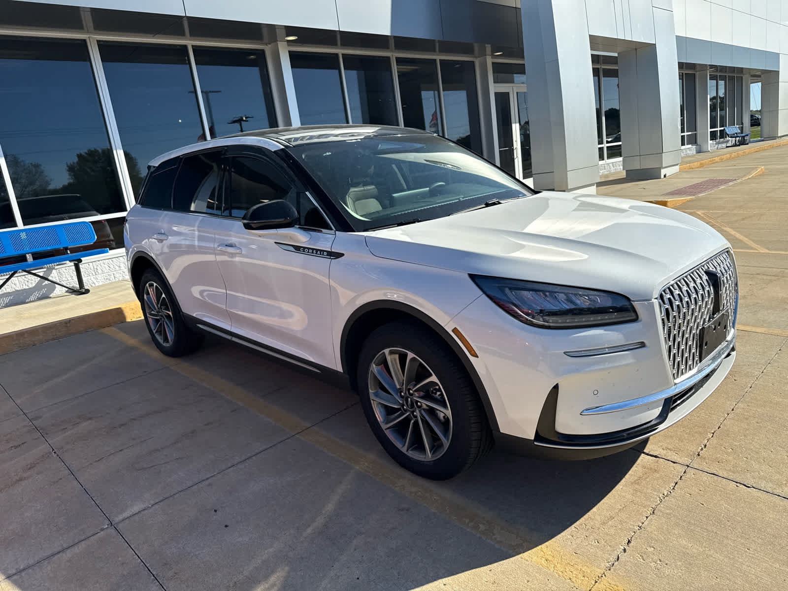 Used 2023 Lincoln Corsair AWD w/ Equipment Group 101A image 5