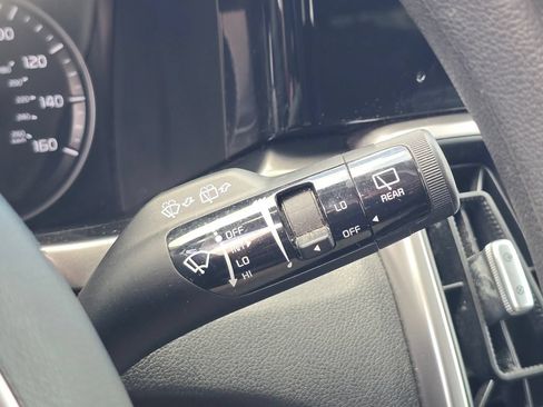 Used 2023 Kia Sorento LX AWD/4WD image 23