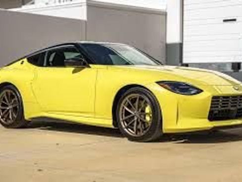 Certified 2023 Nissan Z w/ Floor Mat Package (L93) RWD image 3