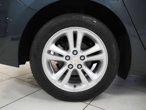 Used 2017 Chevrolet Cruze LT image 27