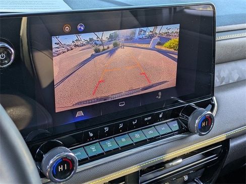 Used 2024 Chevrolet Colorado ZR2 w/ Safety Package image 23