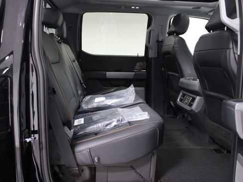 New 2026 Ford F250 Lariat w/ Black Appearance Package image 34