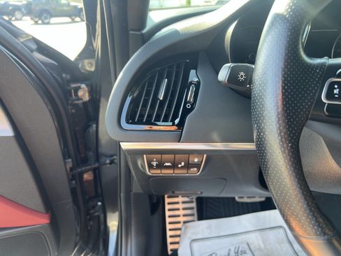 Used 2021 Kia Stinger GT2 image 18