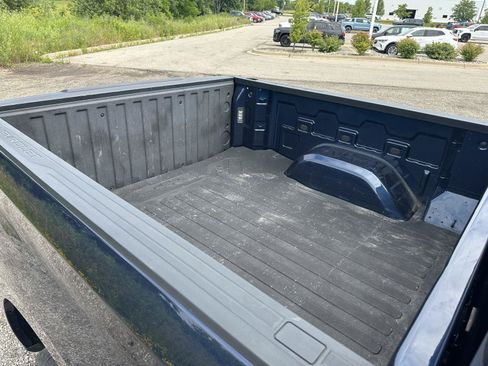 Used 2023 Chevrolet Silverado 1500 LT AWD/4WD image 7