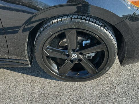 Certified 2022 Nissan Sentra SR w/ Trunk Package image 9