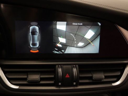 Used 2024 Alfa Romeo Giulia Veloce image 31