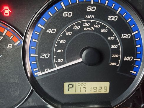 Used 2013 Subaru Forester 2.5X Premium AWD/4WD image 28