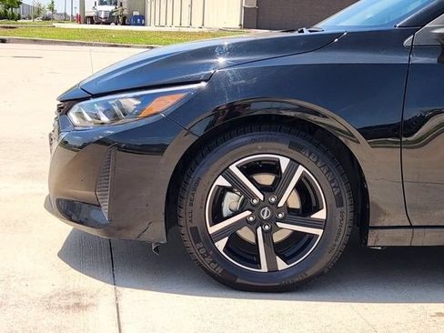 Used 2024 Nissan Sentra SV FWD image 8