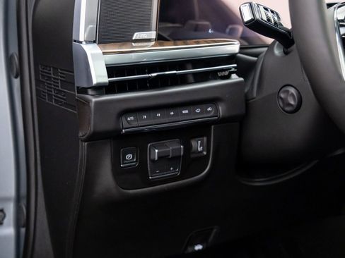 New 2026 Cadillac Escalade Platinum Sport w/ LPO, ONYX Package image 22