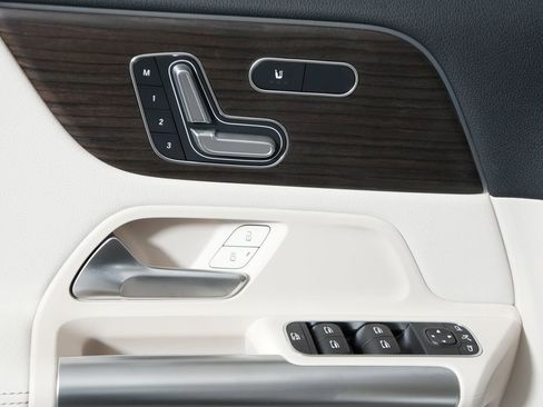 New 2026 Mercedes-Benz GLA 250 4MATIC image 25