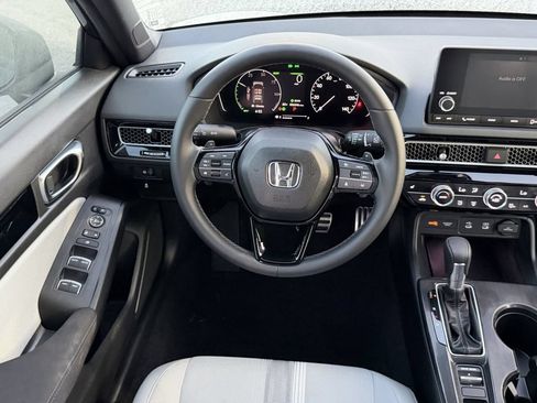 Used 2025 Honda Civic Sport image 14