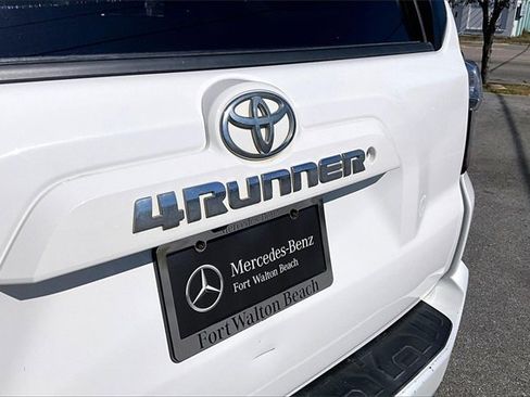 Used 2018 Toyota 4Runner SR5 image 21