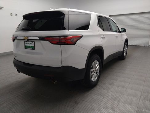 Used 2023 Chevrolet Traverse LS image 9