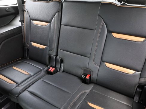 Used 2023 GMC Yukon AT4 AWD/4WD image 17
