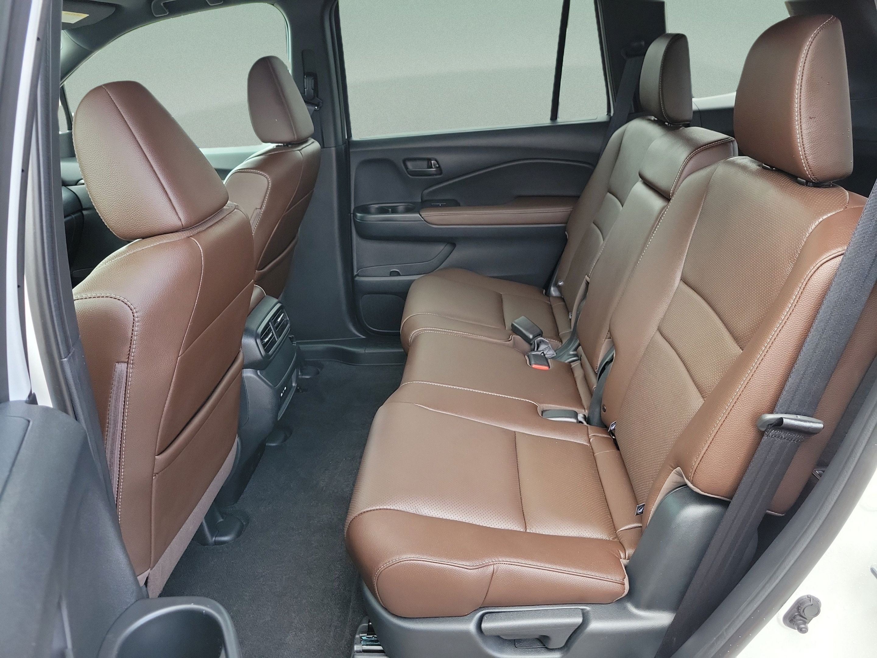 Certified 2025 Honda Passport EX-L image 9
