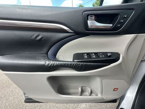 Used 2016 Toyota Highlander Limited AWD/4WD image 18
