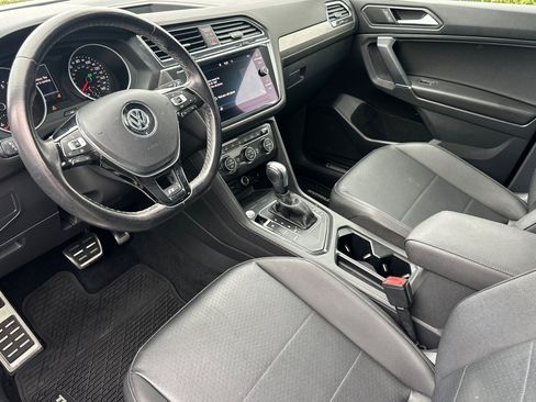 Used 2020 Volkswagen Tiguan SE R-Line FWD image 4