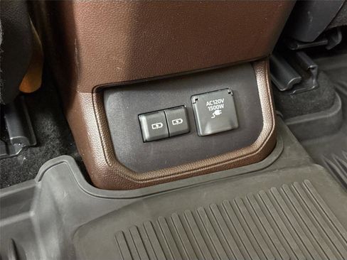 Used 2022 Toyota Highlander Platinum AWD/4WD image 40