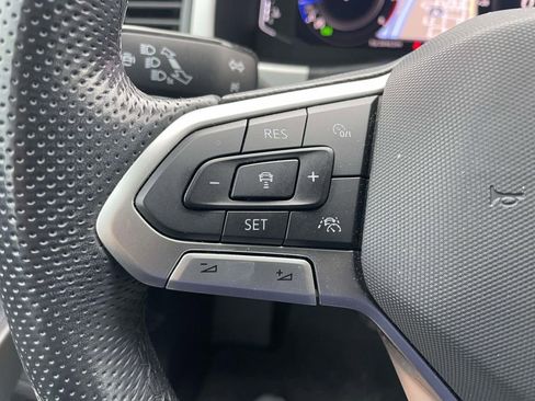 Used 2022 Volkswagen Atlas SEL Premium image 33