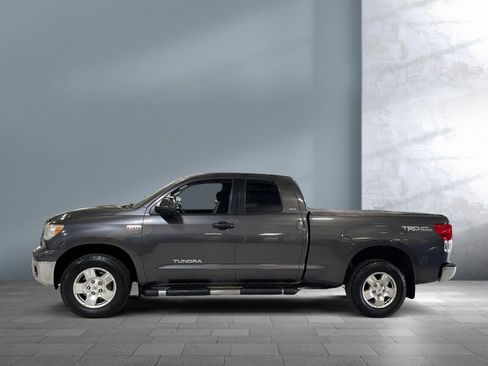 Used 2011 Toyota Tundra 4x4 Double Cab image 3
