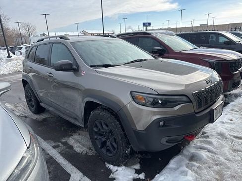 Used 2019 Jeep Cherokee Trailhawk w/ Comfort/Convenience Group image 1