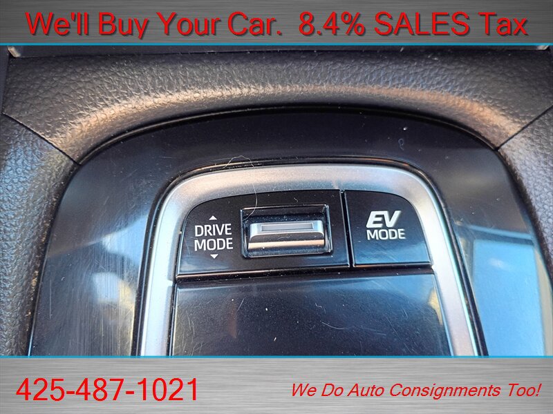 Used 2024 Toyota Corolla Cross AWD Hybrid image 28