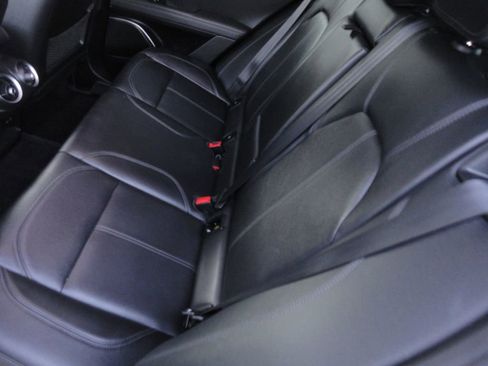 Used 2018 Alfa Romeo Stelvio AWD image 8