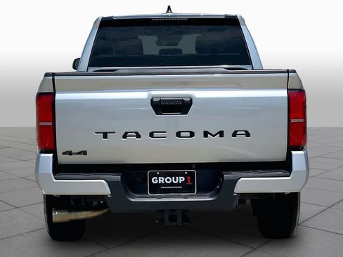 Used 2025 Toyota Tacoma SR5 AWD/4WD image 5
