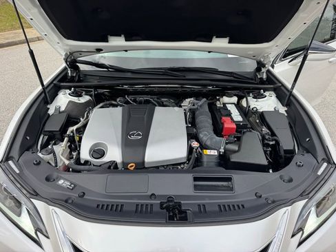 Certified 2024 Lexus ES 350 w/ Premium Package image 15