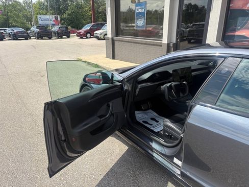 Used 2022 Tesla Model S Plaid AWD/4WD image 10