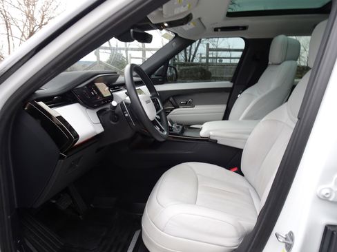 Certified 2023 Land Rover Range Rover Sport SE image 2