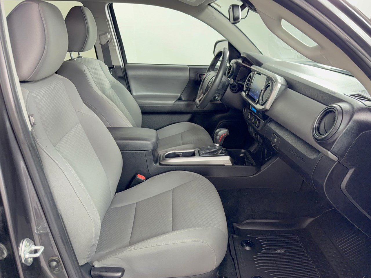 Used 2023 Toyota Tacoma SR5 RWD image 30