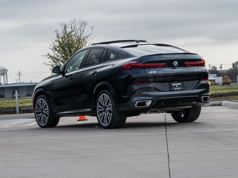 New 2026 BMW X6 xDrive40i w/ Premium Package image 3