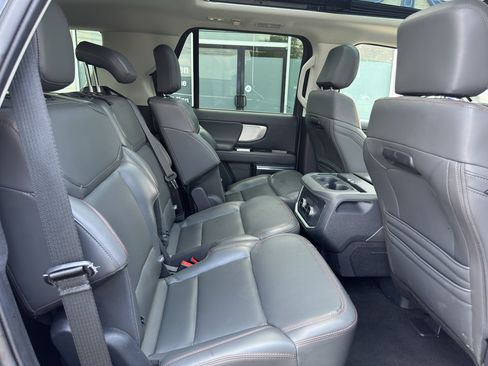 Used 2025 Ford Expedition Active AWD/4WD image 13